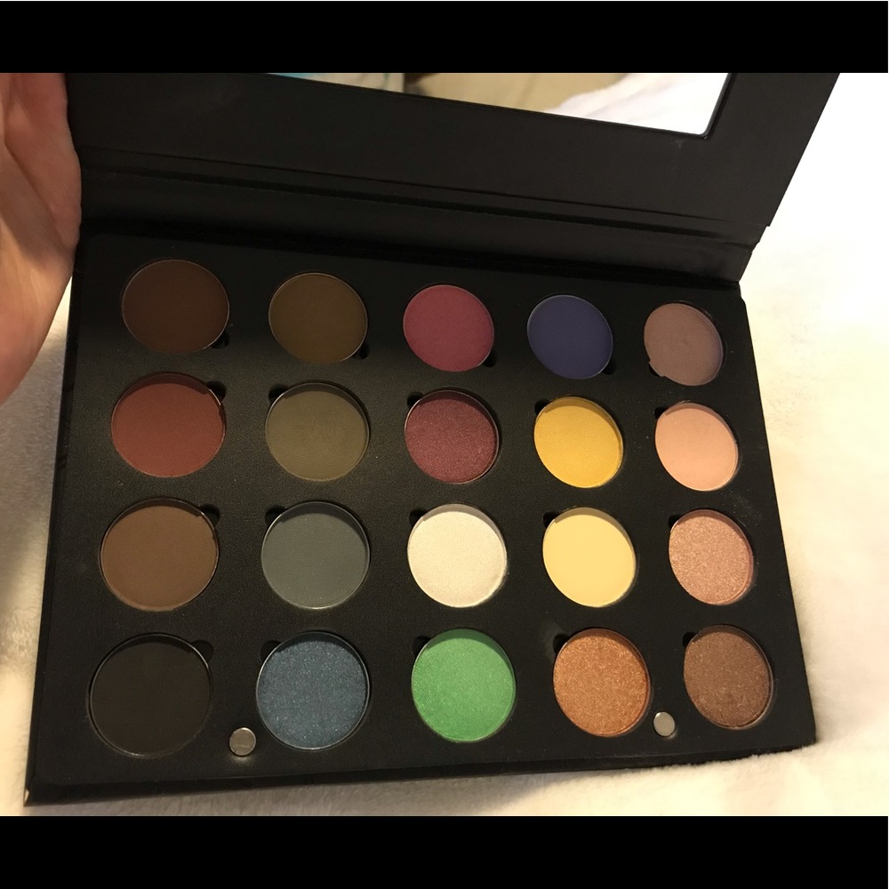OFRA PRO EYESHADOW MAGNETIC PALETTE!!